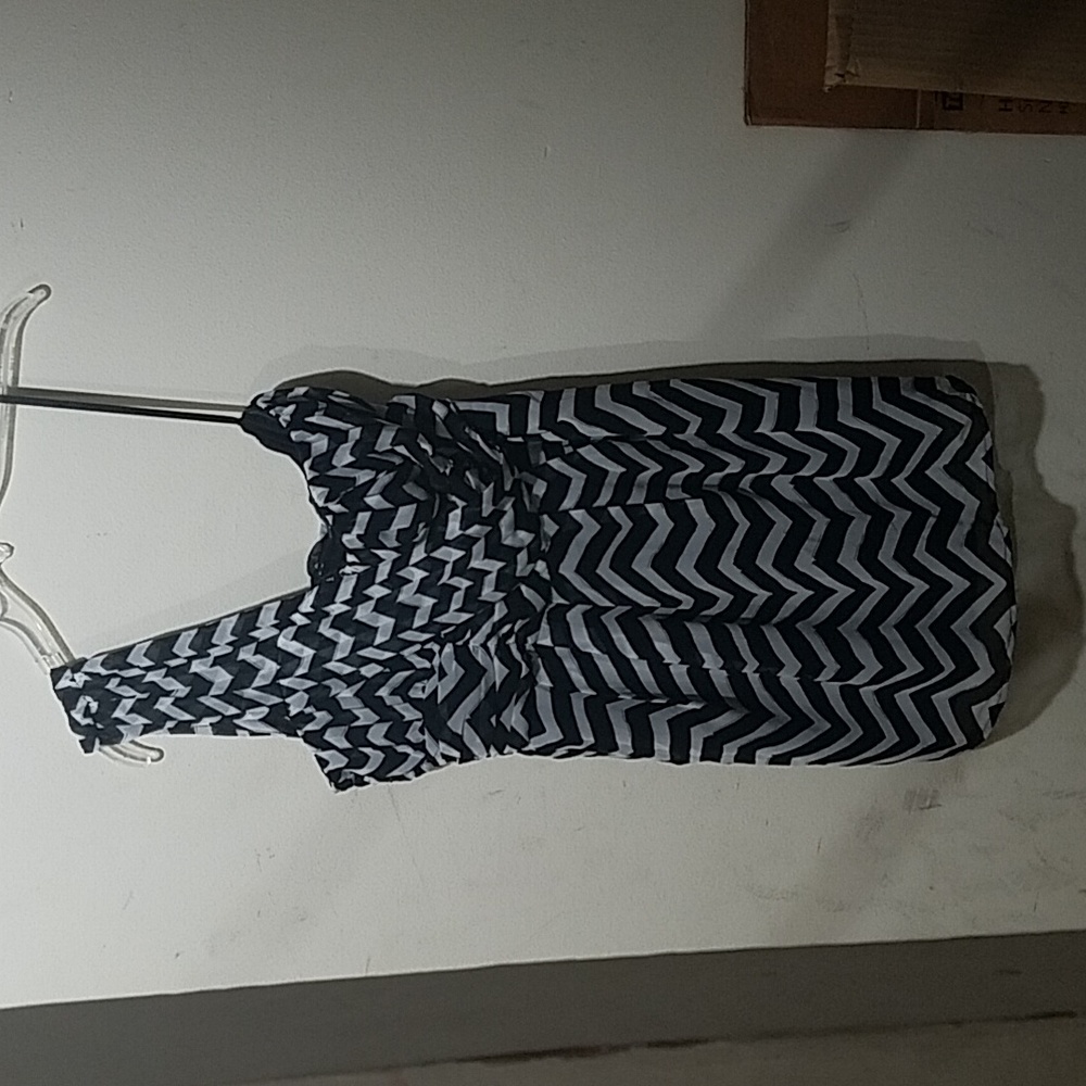 Women's H&M Black & White Zig Zag Dress